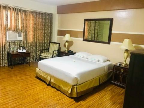 The Alpa Hotel And Restaurant Batangas Exterior photo